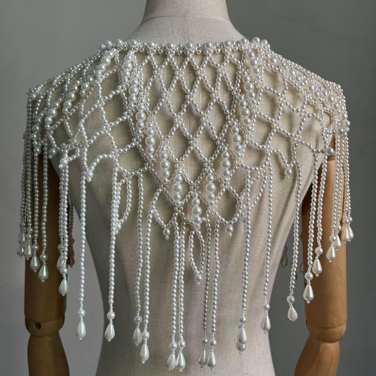 Victorian Inspired Beaded Shaw - đánh giá và giá Body Jewelry Vest